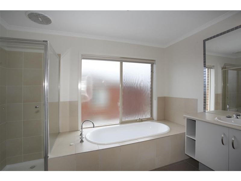8 Viewpoint Place, Berwick VIC 3806