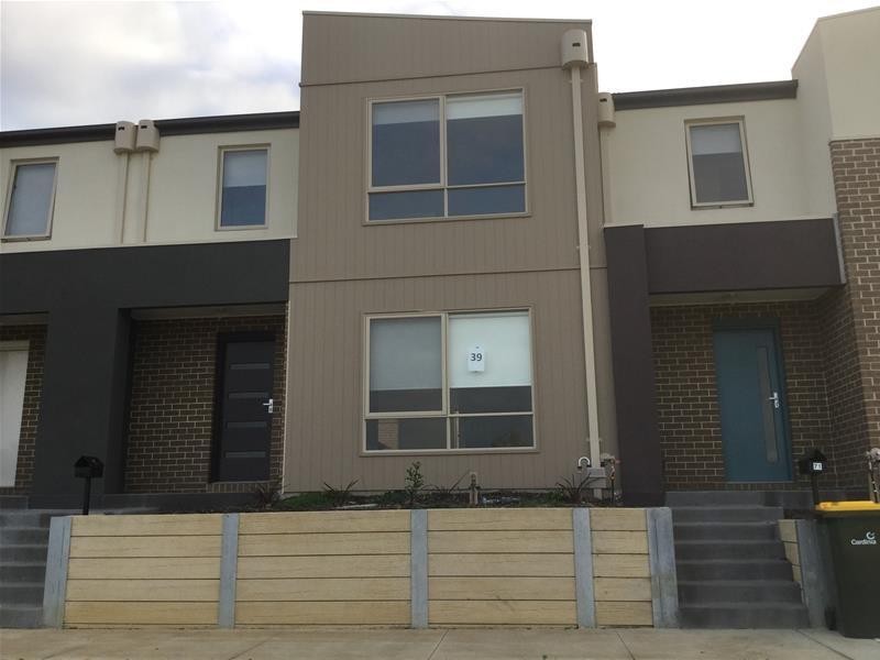 69 Atlantic Drive, Pakenham VIC 3810