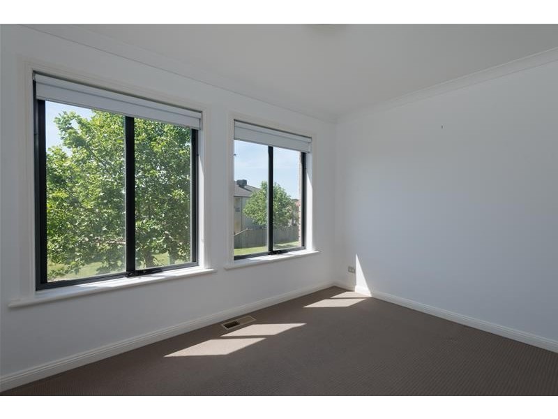 1 Cropton Place, Narre Warren South VIC 3805