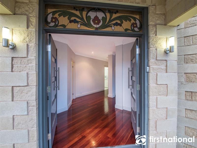 15-16 Tamara Close, Berwick VIC 3806