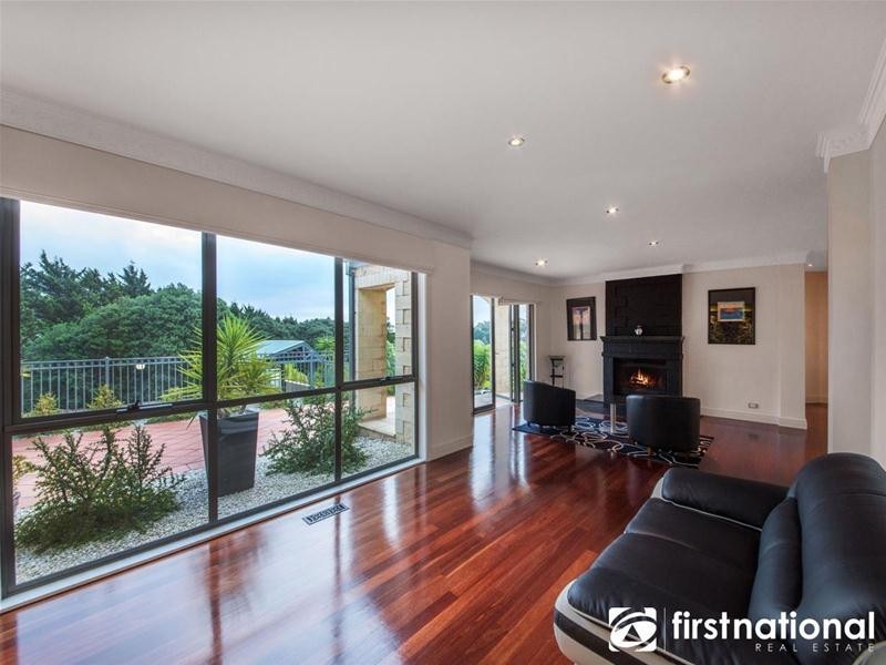 15-16 Tamara Close, Berwick VIC 3806