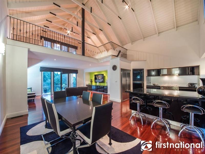 15-16 Tamara Close, Berwick VIC 3806