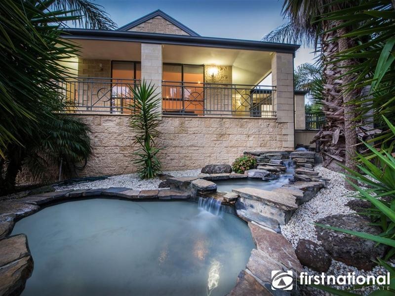 15-16 Tamara Close, Berwick VIC 3806