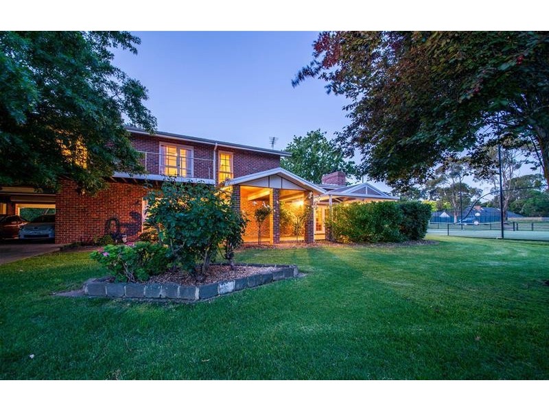 6 Fox Road, Narre Warren North VIC 3804