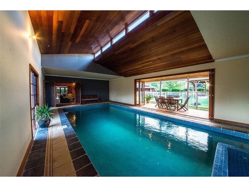 6 Fox Road, Narre Warren North VIC 3804