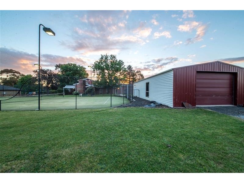 6 Fox Road, Narre Warren North VIC 3804