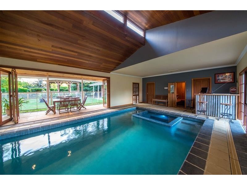 6 Fox Road, Narre Warren North VIC 3804