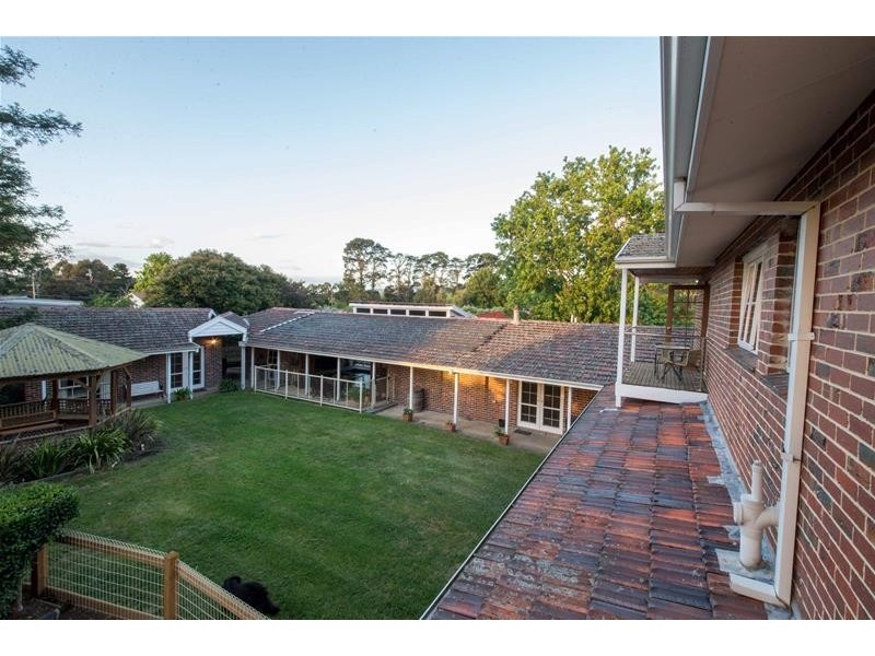 6 Fox Road, Narre Warren North VIC 3804