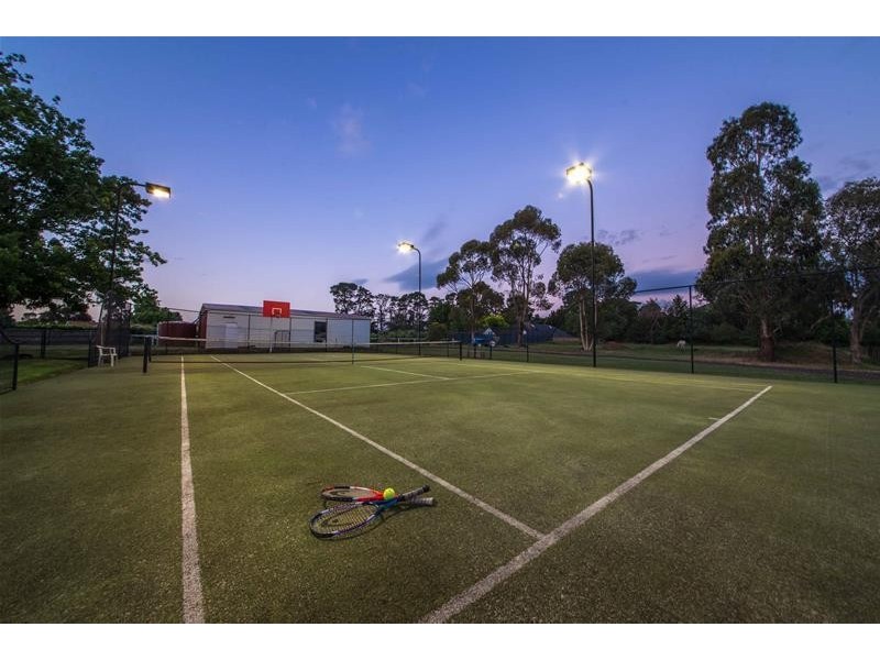 6 Fox Road, Narre Warren North VIC 3804