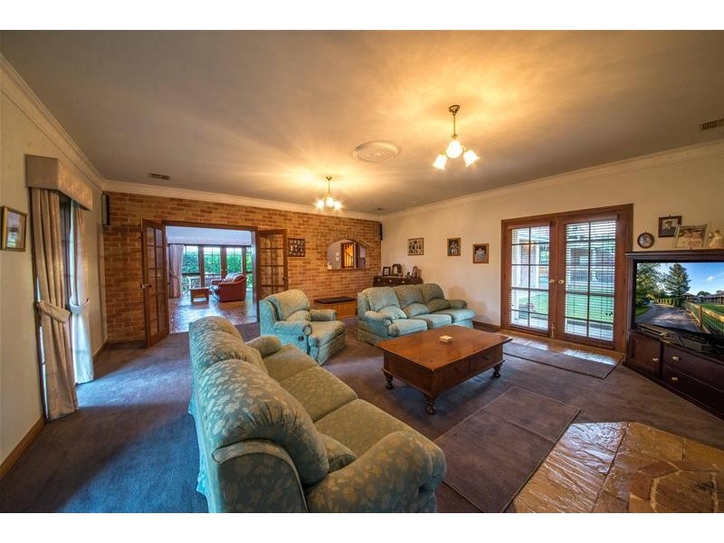 6 Fox Road, Narre Warren North VIC 3804