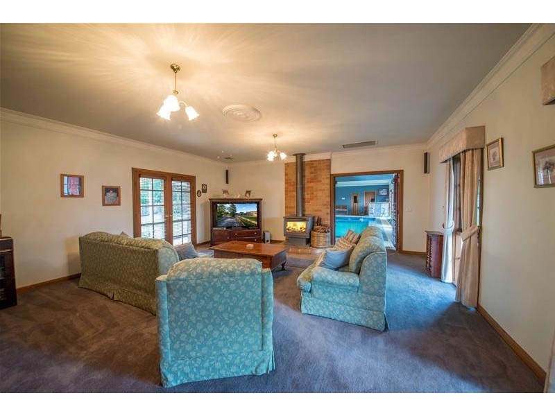 6 Fox Road, Narre Warren North VIC 3804