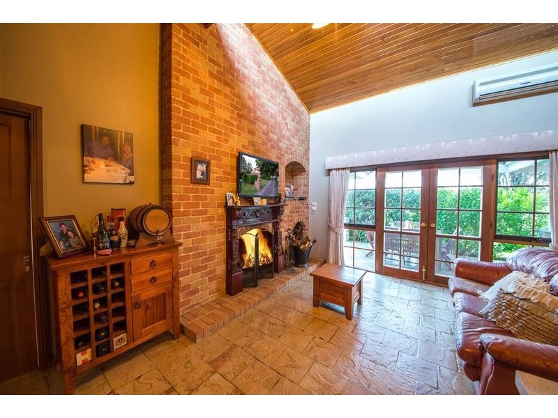 6 Fox Road, Narre Warren North VIC 3804