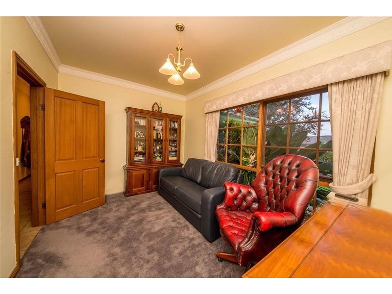 6 Fox Road, Narre Warren North VIC 3804