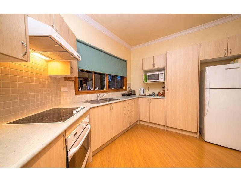 6 Fox Road, Narre Warren North VIC 3804