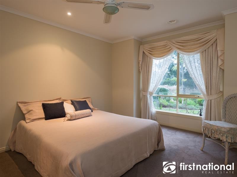 6 Lakeview  Terrace, Beaconsfield VIC 3807