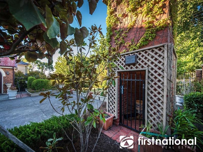 8 Palmerston Street, Berwick VIC 3806