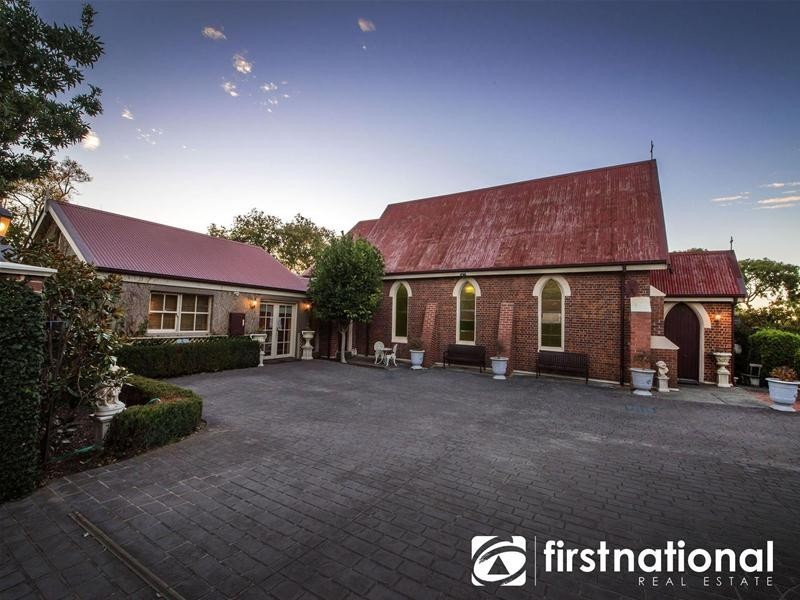 8 Palmerston Street, Berwick VIC 3806