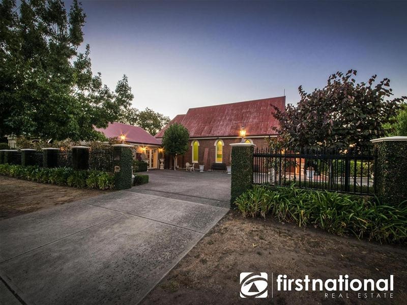 8 Palmerston Street, Berwick VIC 3806