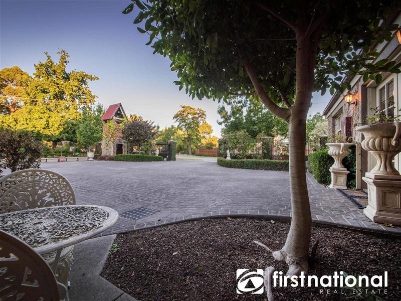 8 Palmerston Street, Berwick VIC 3806