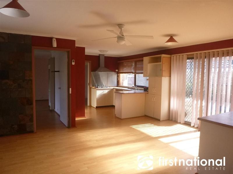 10 Mayruck Rise, Hampton Park VIC 3976