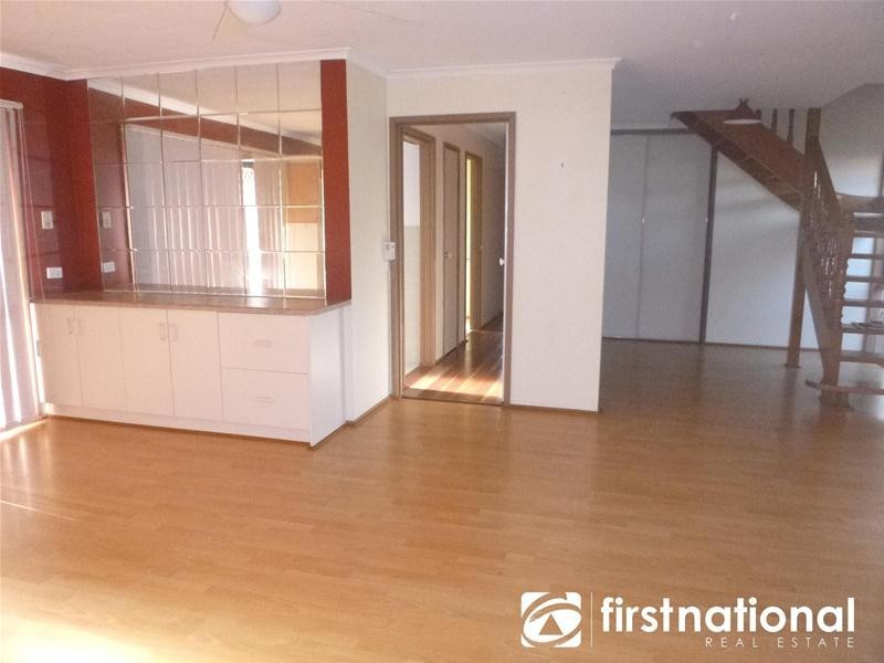 10 Mayruck Rise, Hampton Park VIC 3976