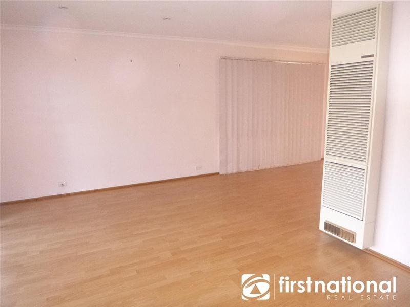 10 Mayruck Rise, Hampton Park VIC 3976