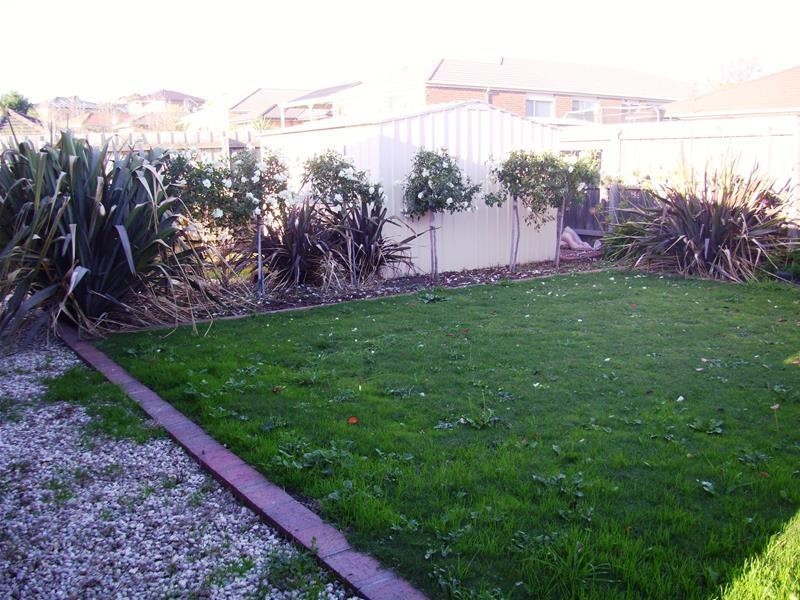 15 Lochard Terrace, Narre Warren South VIC 3805