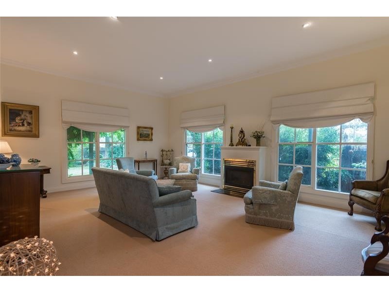 128 Tivendale Road, Officer VIC 3809