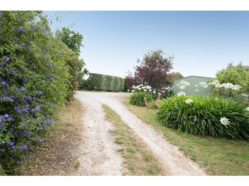 128 Tivendale Road, Officer VIC 3809