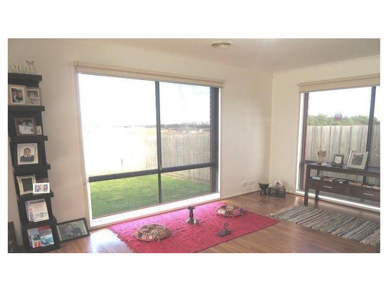 8 Shady Close, Narre Warren South VIC 3805