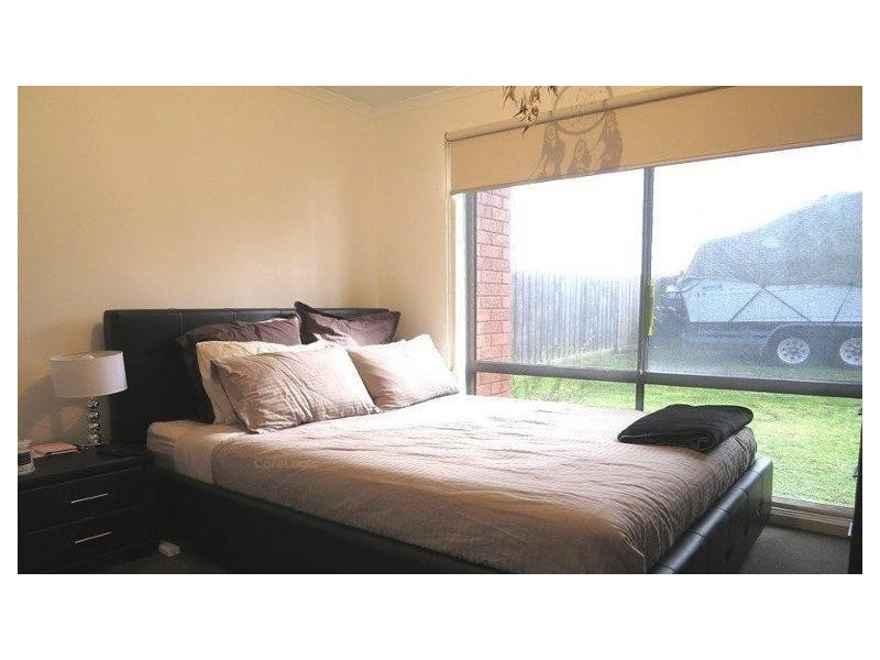 8 Shady Close, Narre Warren South VIC 3805