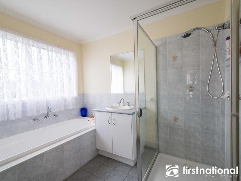 2 Gum Place, Pakenham VIC 3810