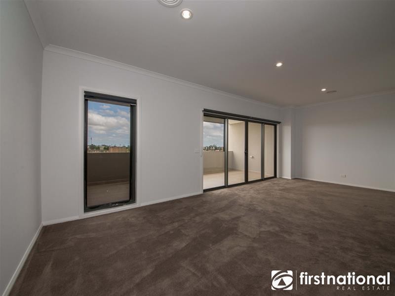 32 Swan Street, Pakenham VIC 3810