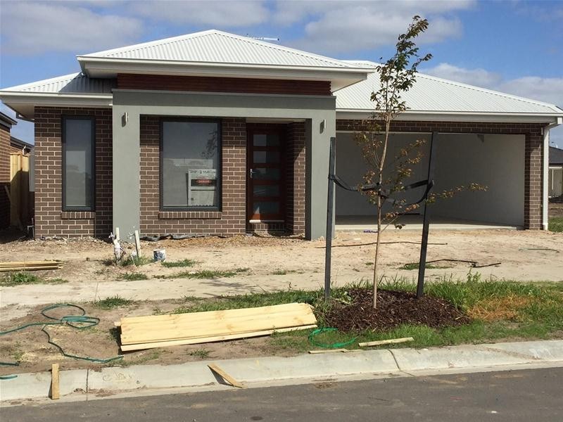 15 Yarra Street, Clyde VIC 3978