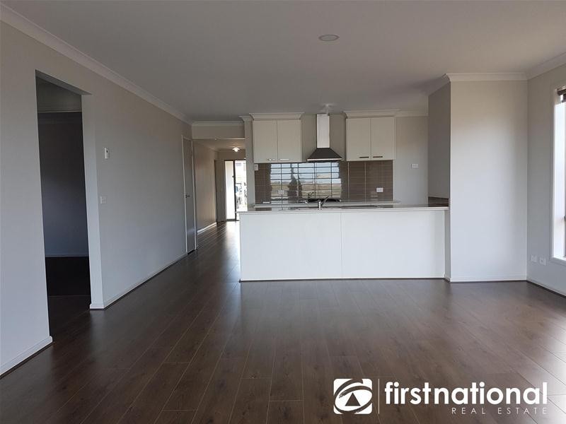 10 Eloise Circuit, Officer VIC 3809