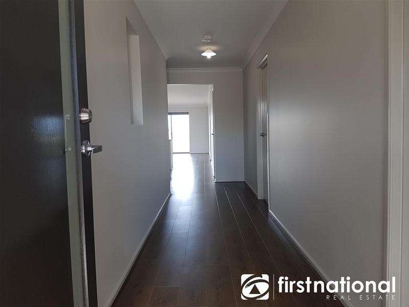 10 Eloise Circuit, Officer VIC 3809