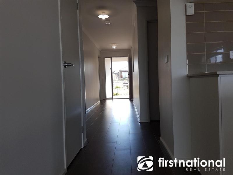 10 Eloise Circuit, Officer VIC 3809