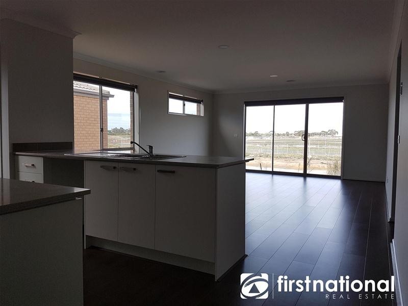 10 Eloise Circuit, Officer VIC 3809