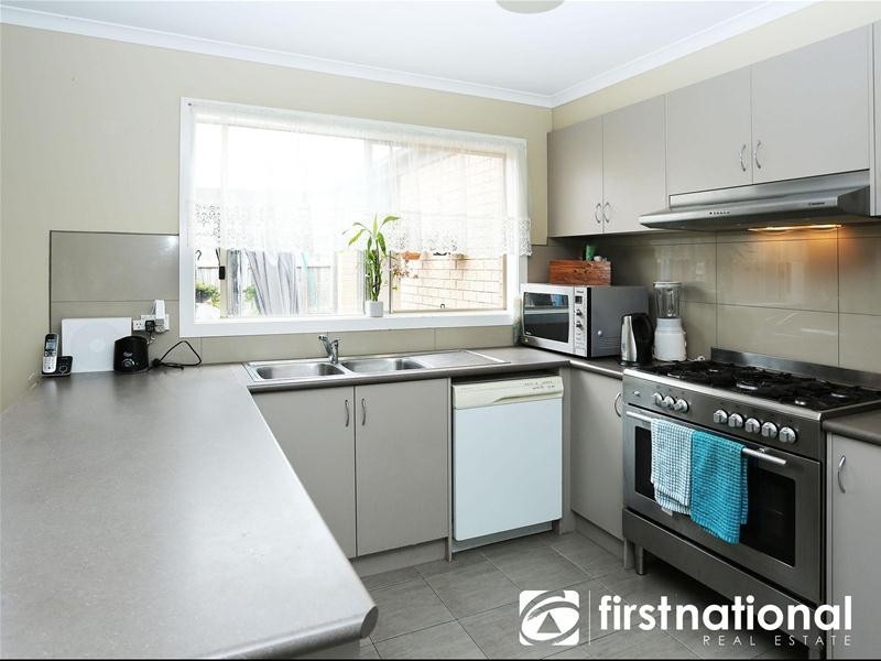 28 Walnut Way, Pakenham VIC 3810