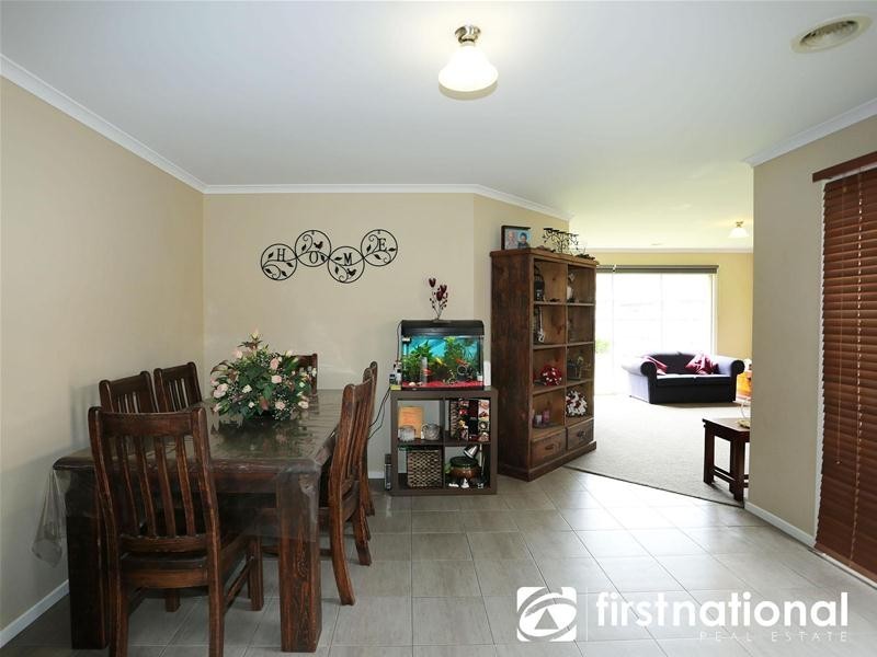 28 Walnut Way, Pakenham VIC 3810