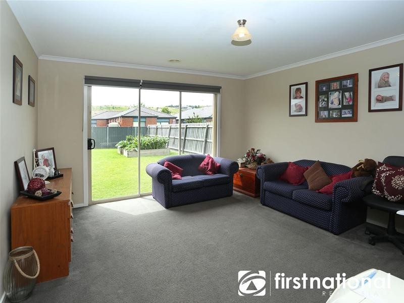 28 Walnut Way, Pakenham VIC 3810