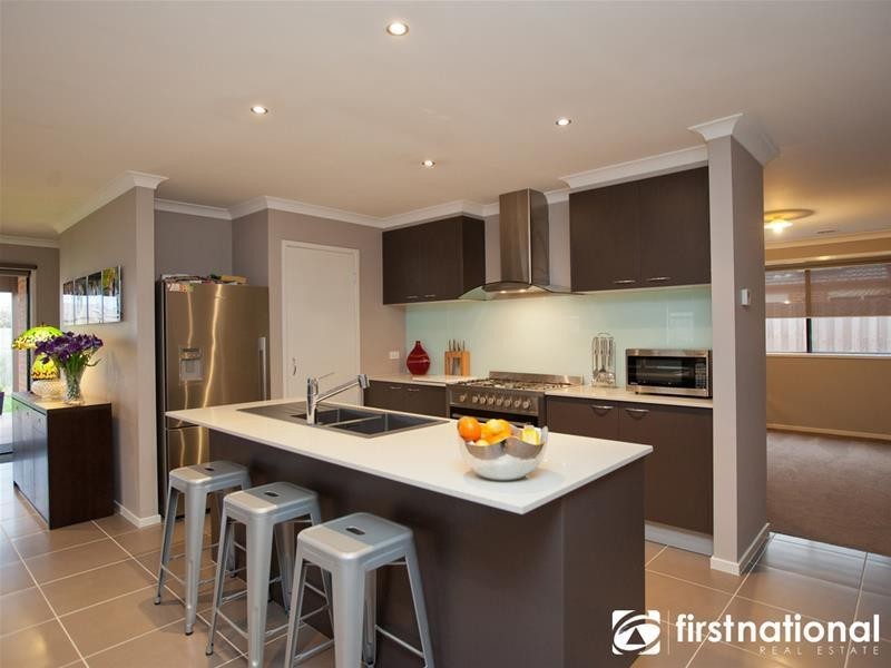 15 Webster Way, Pakenham VIC 3810