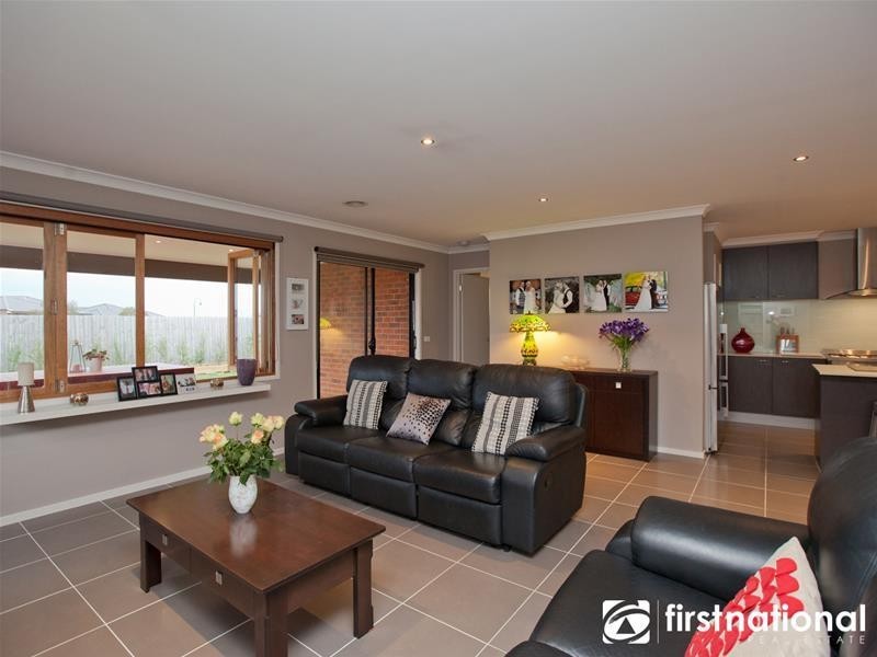 15 Webster Way, Pakenham VIC 3810