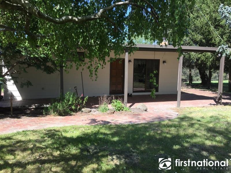 105 Wright Road, Garfield North VIC 3814
