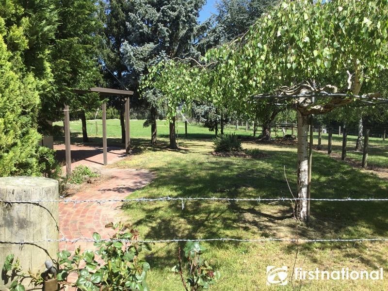 105 Wright Road, Garfield North VIC 3814