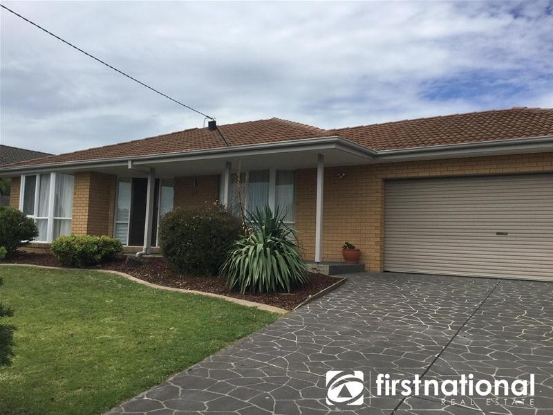 44 Eagle Drive, Pakenham VIC 3810