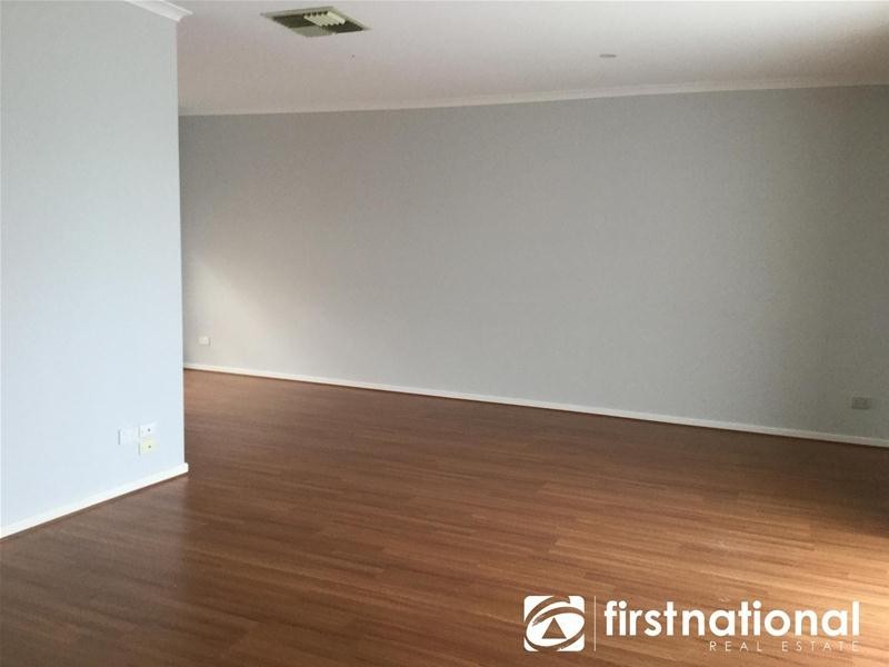 44 Eagle Drive, Pakenham VIC 3810