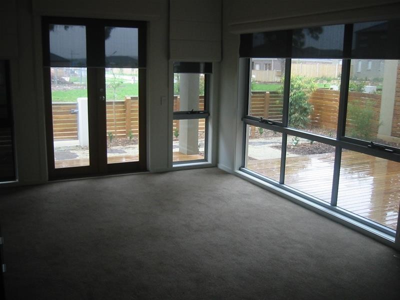 8 Manna Row, Officer VIC 3809