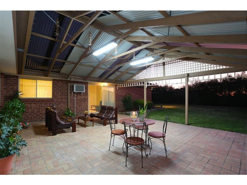 9 McCartney Drive, Narre Warren South VIC 3805