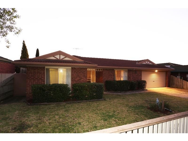 9 McCartney Drive, Narre Warren South VIC 3805